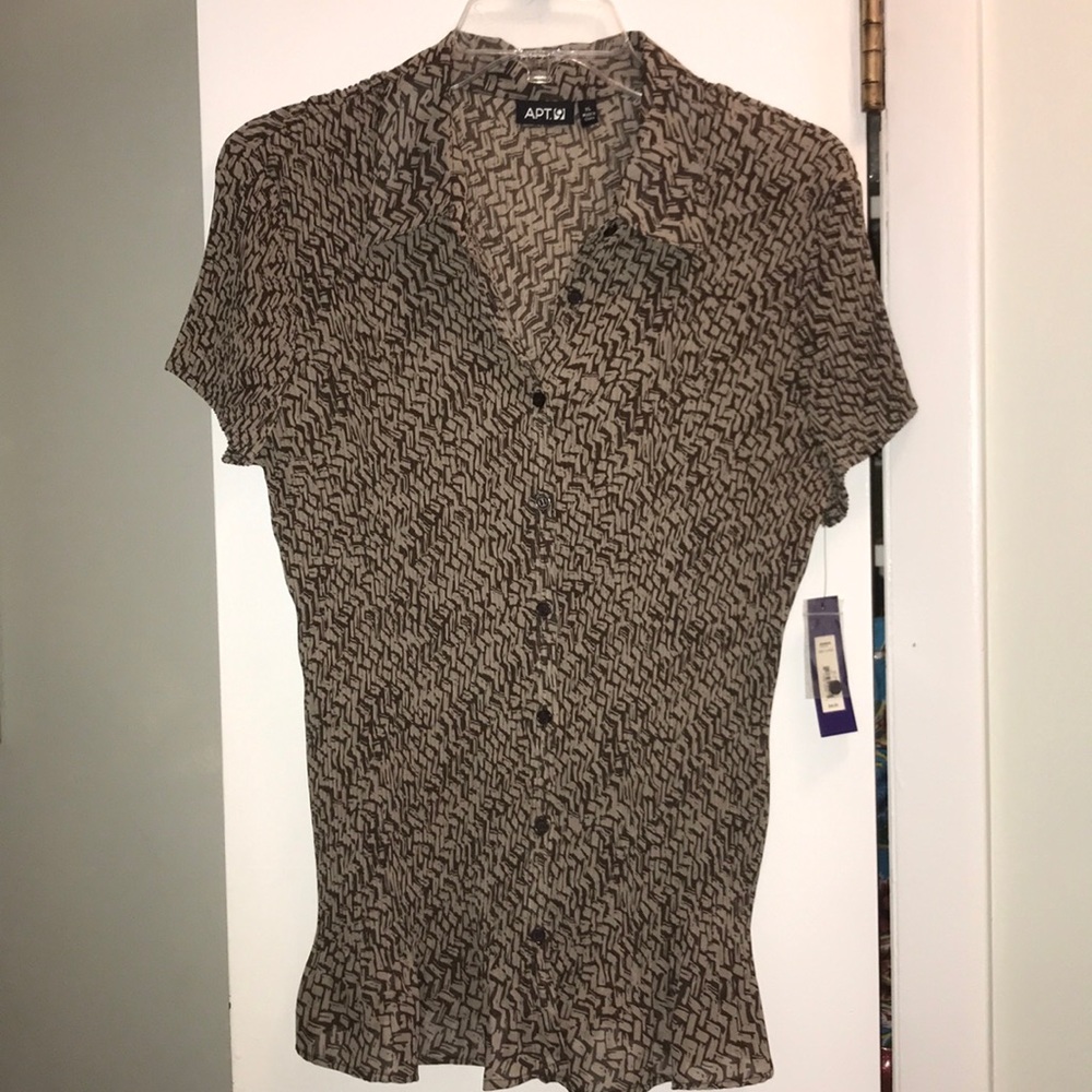 Woman’s XL Sheer Button Down Short Sleeve Shirt